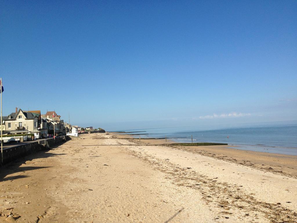 Готель Le Clos Normand Saint-Aubin-sur-Mer  Екстер'єр фото